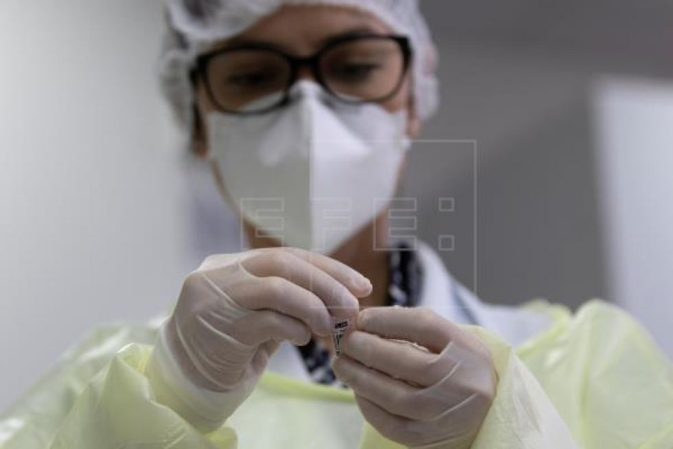 Identifican un anticoagulante que podría frenar la entrada de COVID-19 en las células
