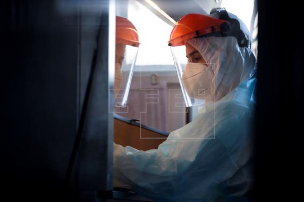 Los casos por COVID-19 en Chile superan los 30.000 y los fallecidos llegan a 323