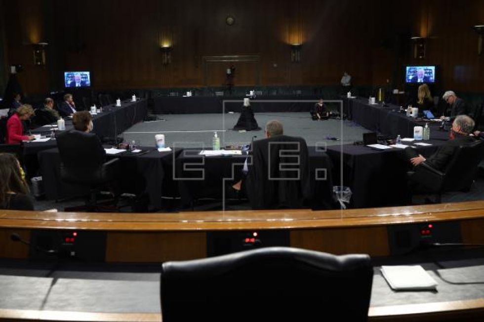 EE.UU. desatará brotes y "muertes evitables" si reabre muy rápido, dice Fauci