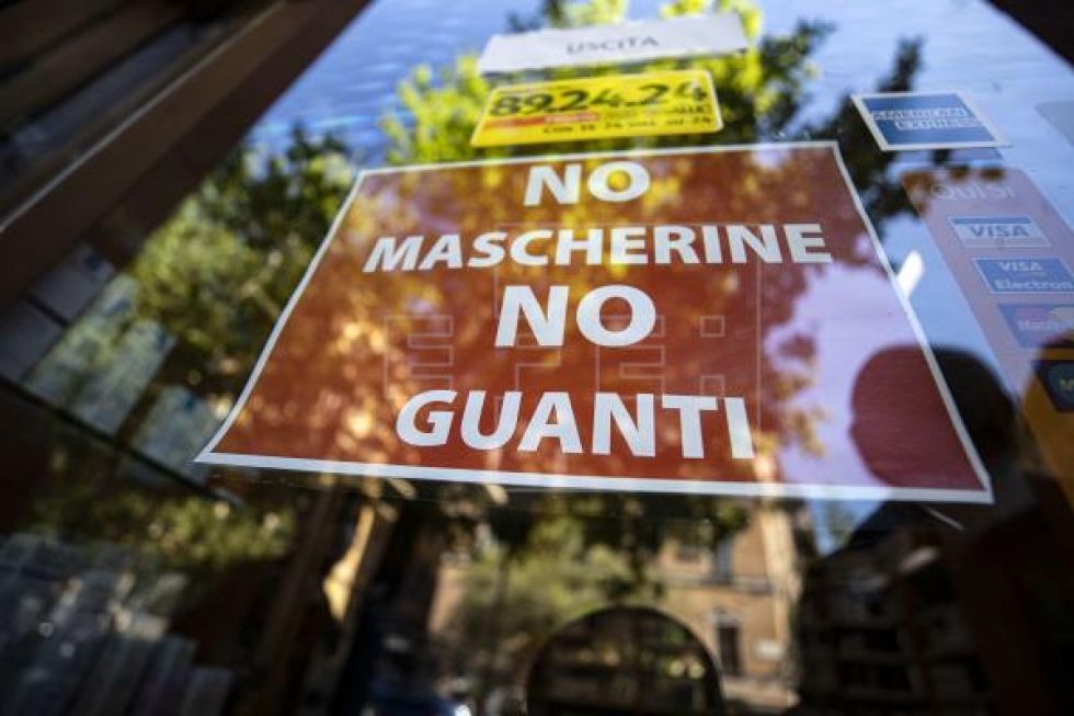 Italia suma 242 muertos por coronavirus pero anota caída de nuevos enfermos