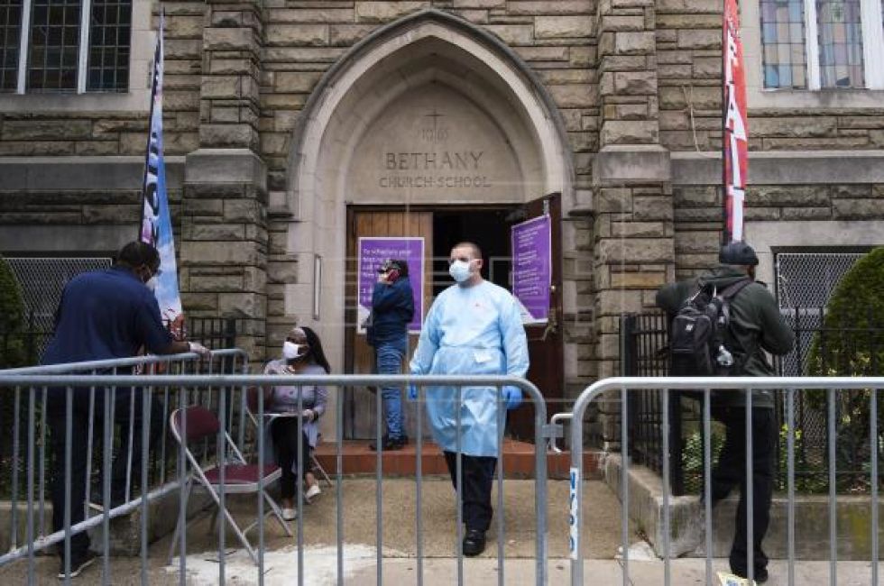 Nueva York empieza a reabrir tímidamente y solo en el ámbito rural