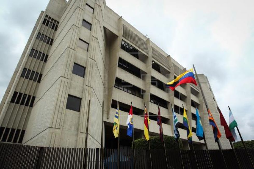 Justicia venezolana dicta prisión preventiva a 40 personas por ataque fallido