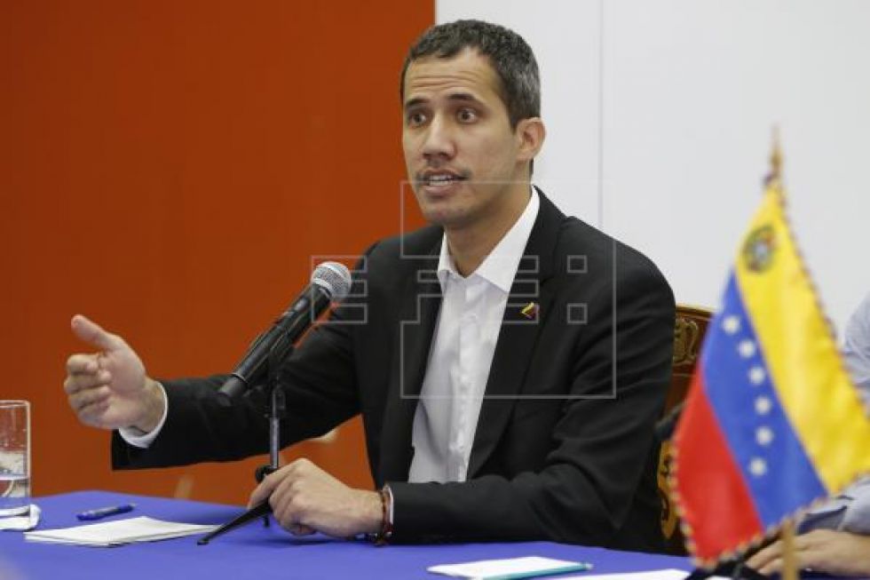 El Gobierno de Venezuela muestra un nuevo documento que vincula a Guaidó con los ataques fallidos