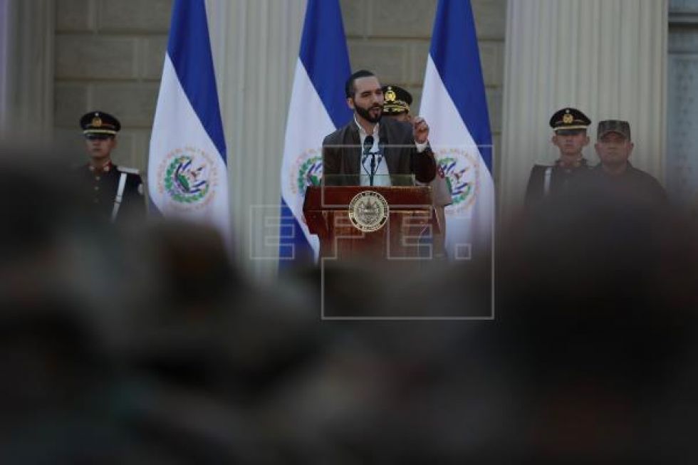 La Fiscalía salvadoreña acusa a Bukele de usurpar facultades del Congreso