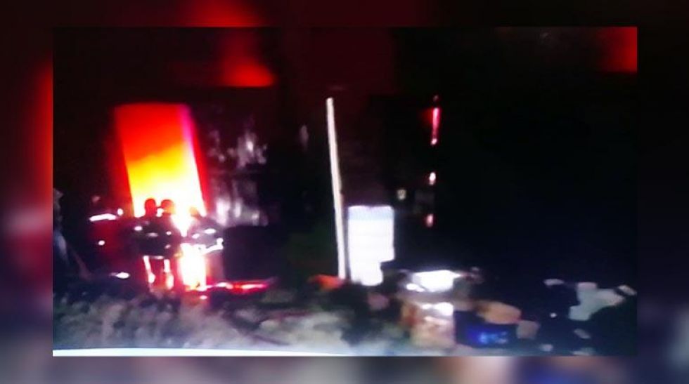 Reportan incendio de magnitud en una fábrica de Cochabamba