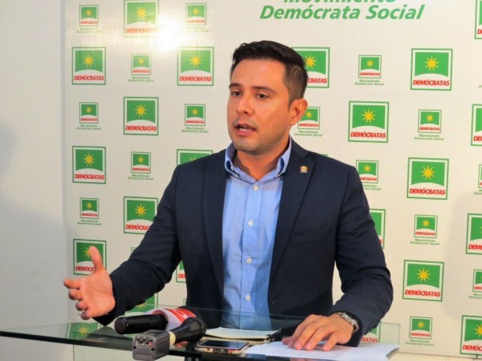 Serrano renuncia al cargo de viceministro de Autonomías