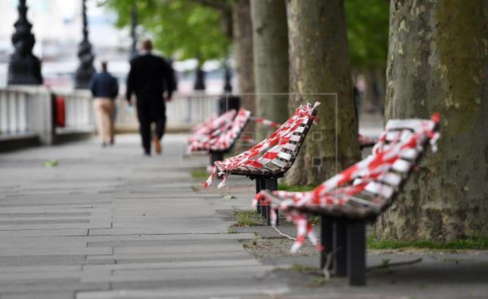 Las muertes en residencias disparan las críticas contra la gestión de Johnson