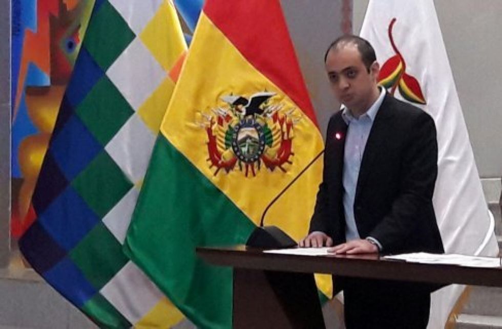 Mostajo anunció la compra de respiradores el 5 de abril y dice que pertenecían a un lote que no tiene nada que ver con los 170 de la polémica