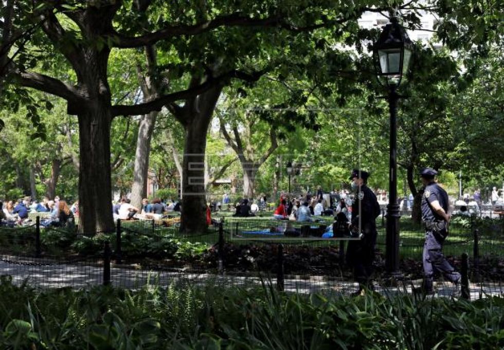Nueva York tiene repunte en los fallecidos por COVID-19 pero apuntala su reapertura