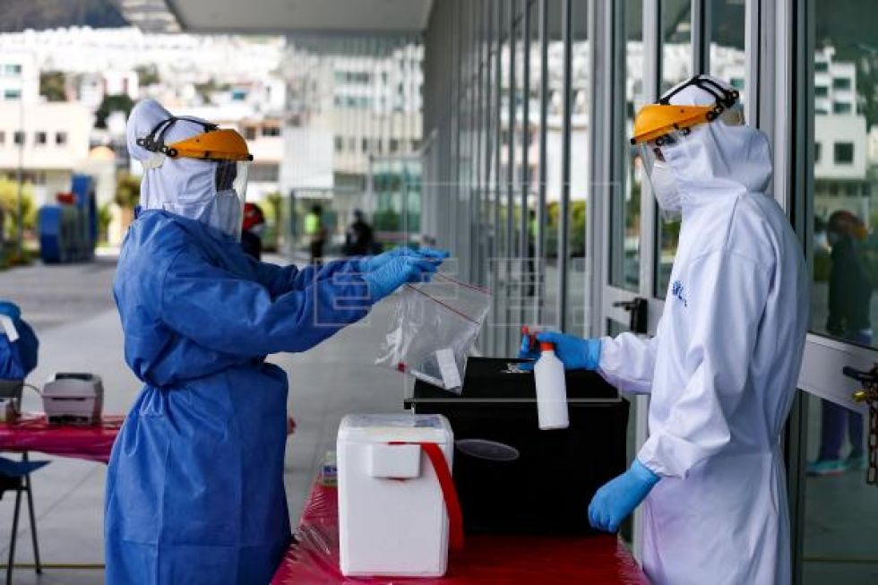 Ecuador suma más de 500 contagios y 12 muertos por COVID-19 en un día