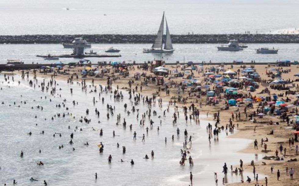 EE.UU. se lanza a las playas ante la preocupación de los sanitarios