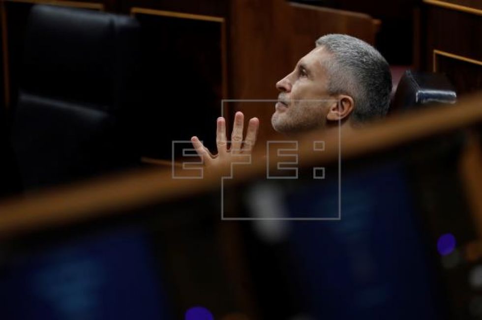 La bronca política desluce el luto por las víctimas de la COVID-19 en España