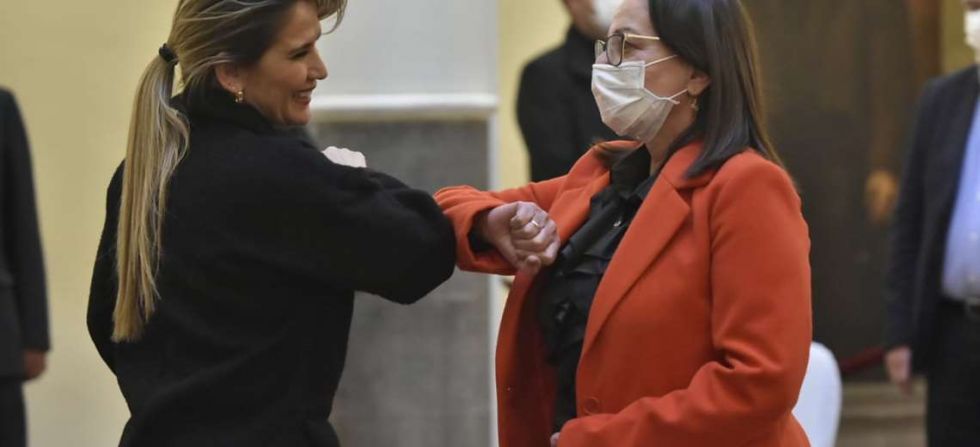 Áñez ratifica a Eydi Roca como ministra de Salud