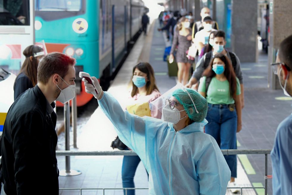 Italia registra 71 fallecidos y 321 nuevos contagios de COVID-19 en 24 horas