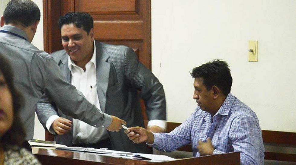 Dan libertad con sustitutivas al empresario del caso Mochilas