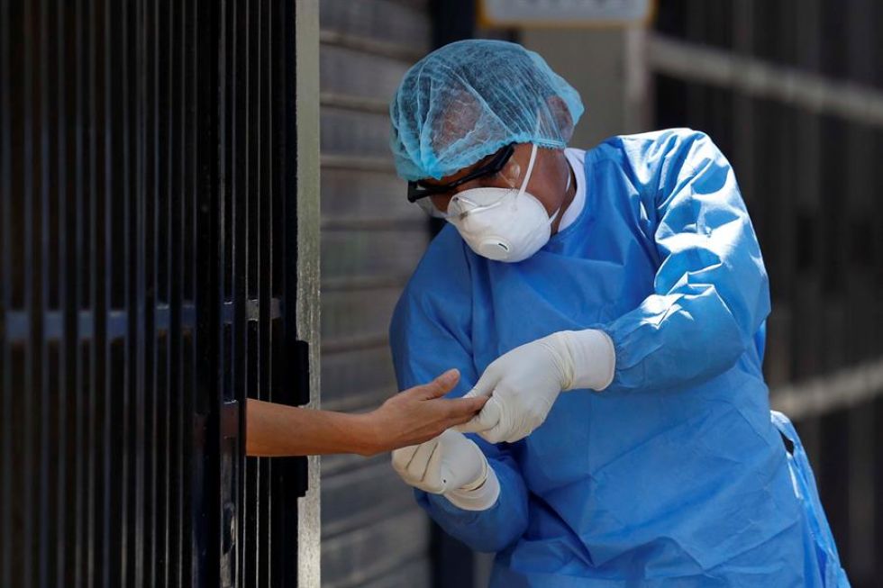 Perú supera 5.000 muertos por COVID-19 y declara oxígeno de interés nacional