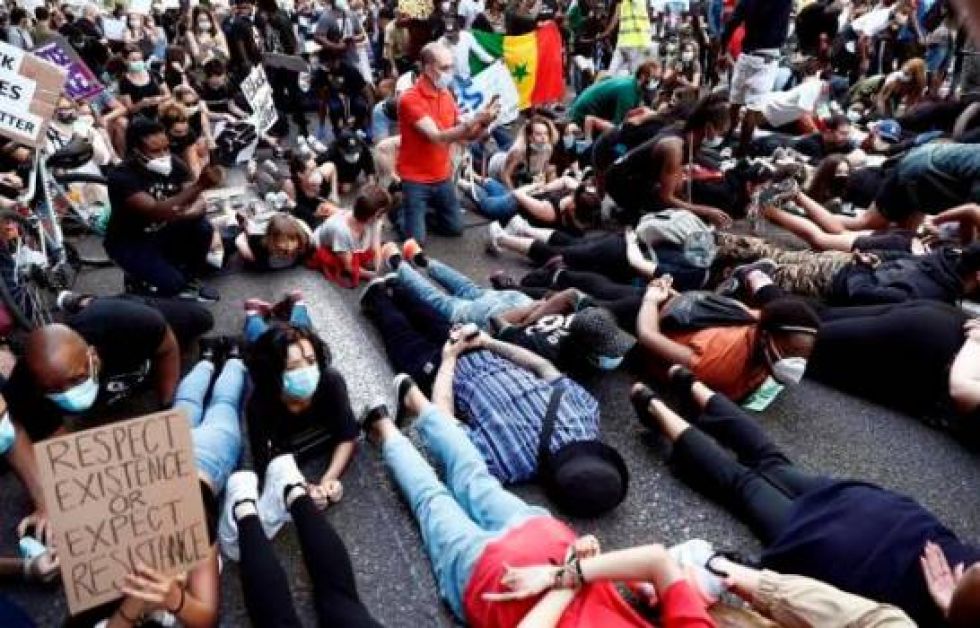 Miles de personas recuerdan a Floyd en España y protestan contra el racismo