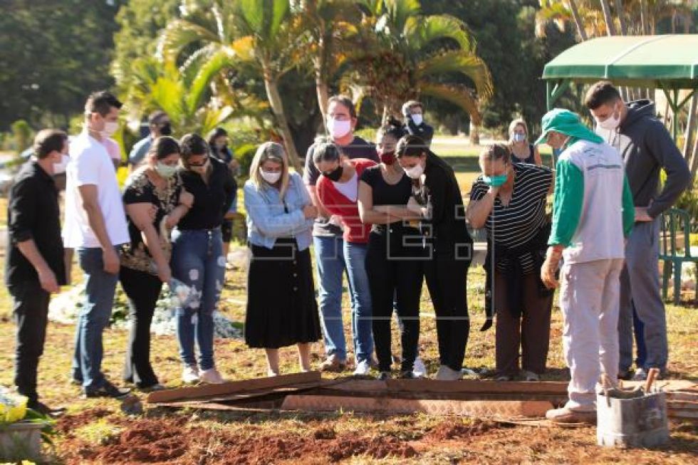Brasil pasa los 39.000 muertos por coronavirus y los casos se acercan a 780.000