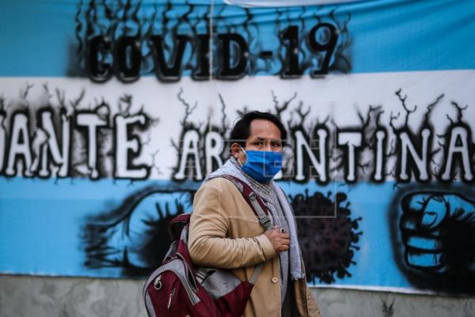 Positivos diarios de COVID-19 siguen en aumento en Argentina con 1.226 nuevos