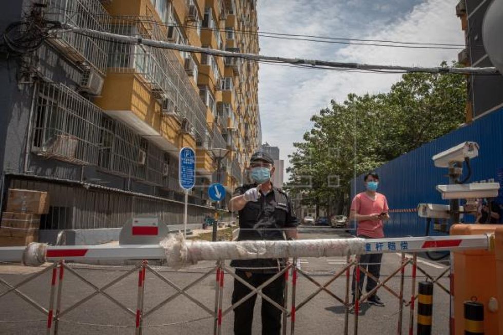 Pekín aumenta el nivel de emergencia por la COVID-19 tras rebrote