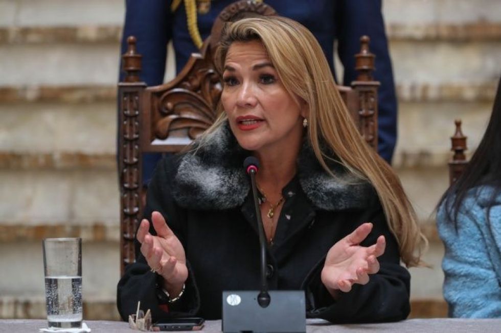 Áñez plantea postergar uno o dos meses más las elecciones y dice que el “evismo” se rearticula con ataques terroristas
