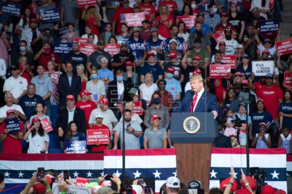 Trump inquieta a EE.UU. al sugerir hacer menos test de COVID-19