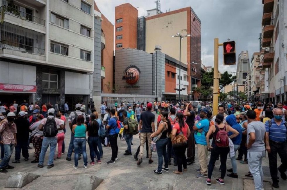 Venezuela endurece la cuarentena y vuelve a frenar su economía no esencial