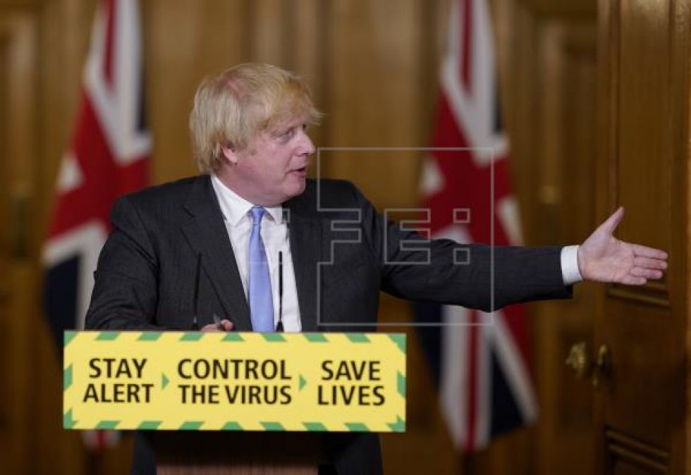 Johnson, entre las críticas al sistema de rastreo y el riesgo de un rebrote