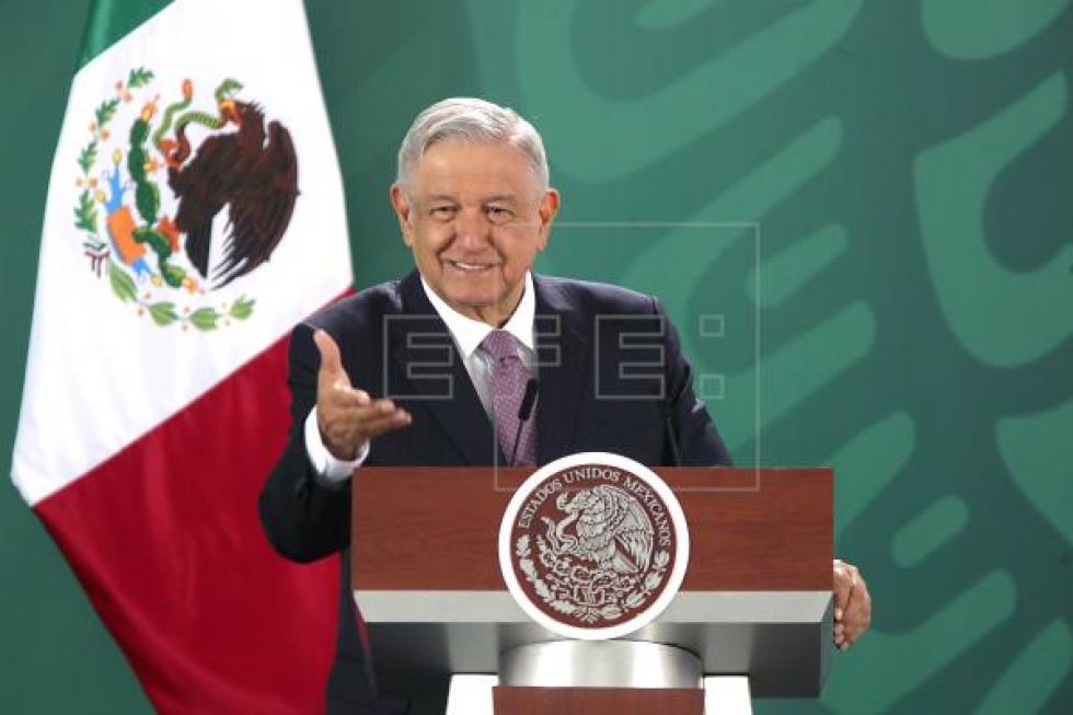 México rebasa 25.000 decesos por COVID-19 en plena reactivación económica