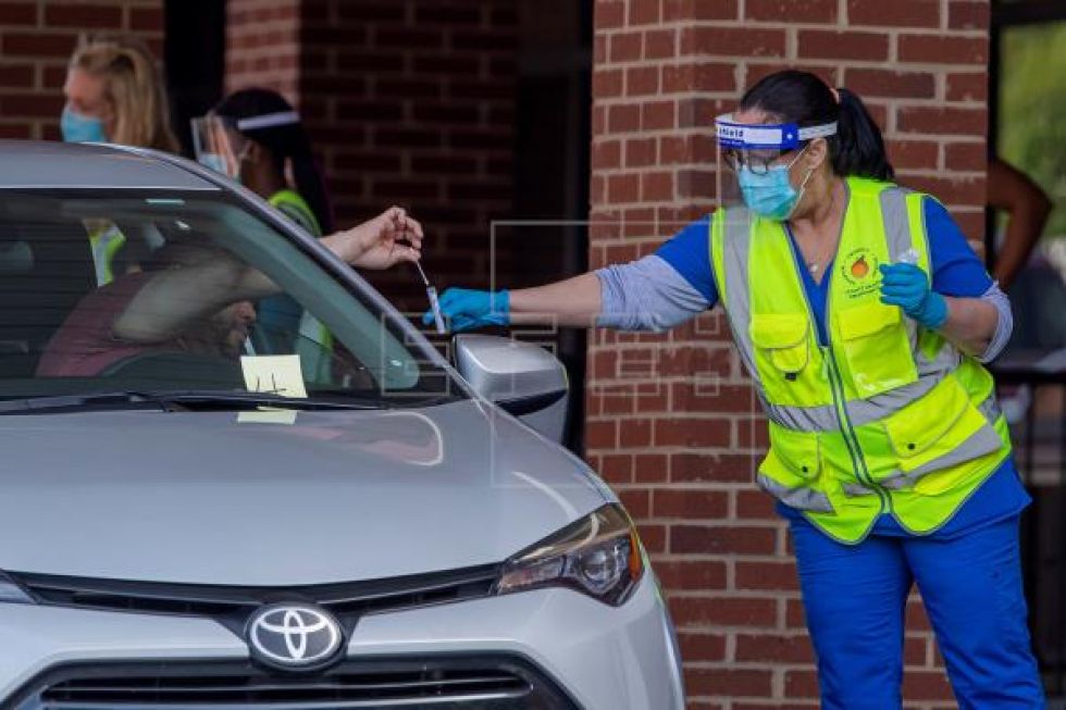 EE.UU. busca retomar el control de la pandemia ante el nuevo récord de contagios