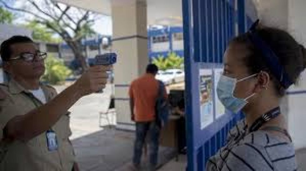 Médicos de Nicaragua exigen a Ortega primar salud y datos reales de COVID-19
