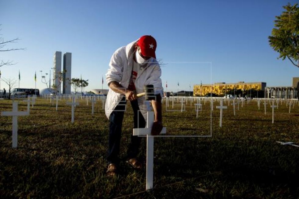 Brasil supera los 1.000 fallecidos diarios por quinto día consecutivo