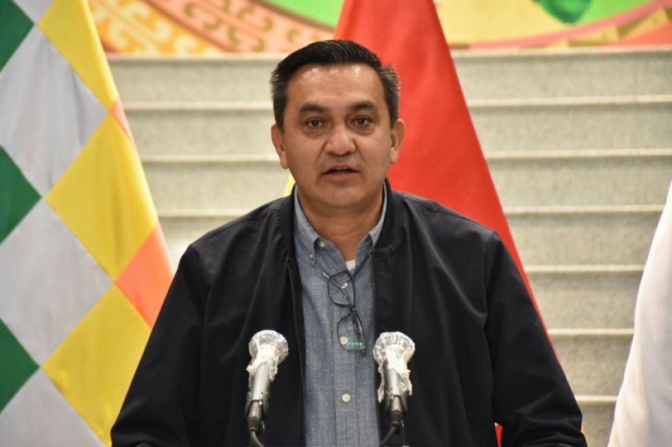 Ministro Yerko Núñez es hospitalizado tras dar positivo a  coronavirus