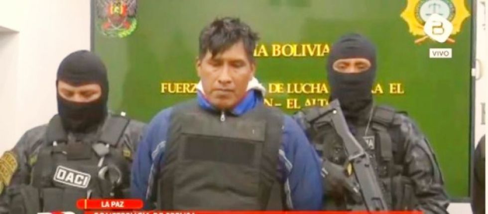 Ministro de Gobierno presenta al asesino confeso de la niña Esther