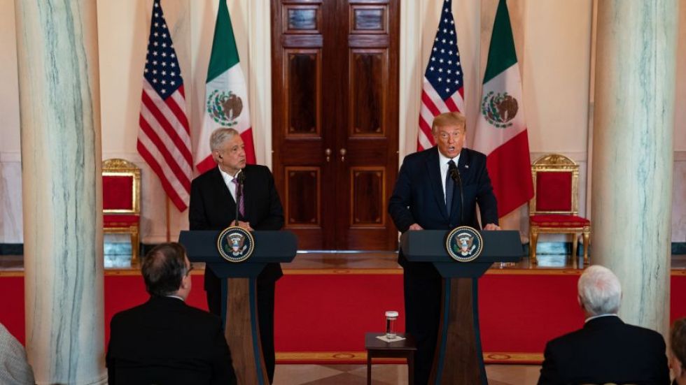 López Obrador se deshace en halagos a Trump sin tocar el tema migratorio