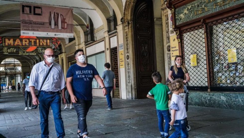 Italia registra 12 muertos con coronavirus, repuntan los nuevos contagios