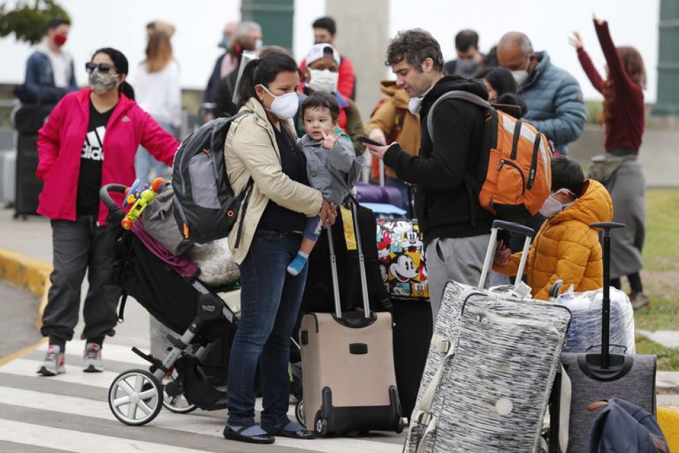 Perú rumbo a nueva normalidad con protocolos para viajes terrestres y aéreos