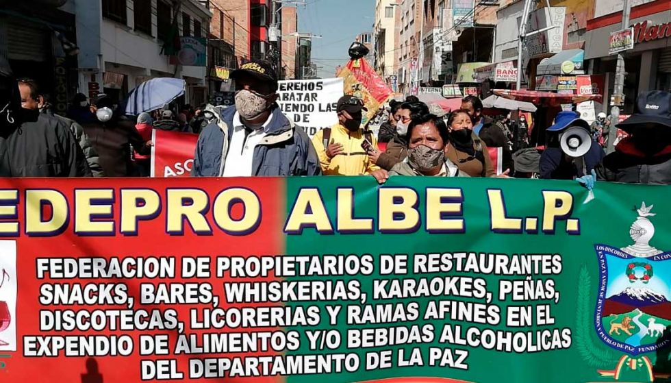 El Alto: con marcha, dueños de bares, discotecas y restaurantes piden que les dejen trabajar 