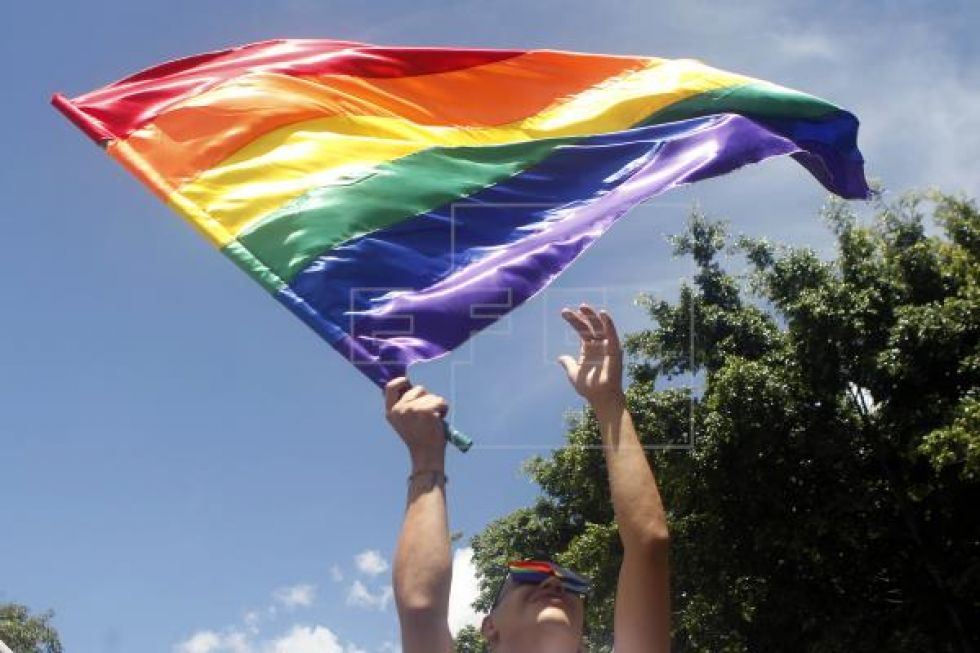 Sentencia da la razón a una pareja homosexual como unión civil en Bolivia