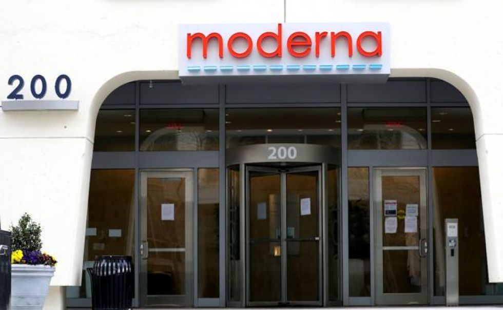 Moderna espera producir mil millones de dosis anuales de vacuna de COVID-19