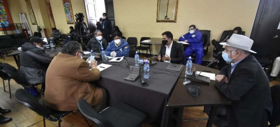 Caso Respiradores: Comisión cita a nueve ex y actuales autoridades
