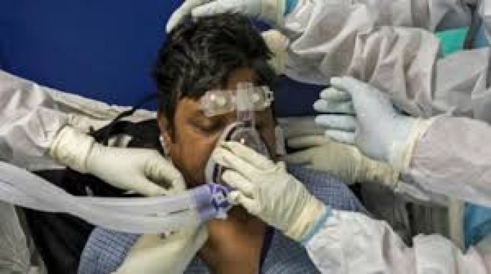 Los médicos indios, exhaustos en su lucha contra el coronavirus