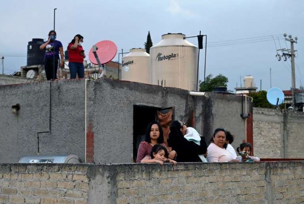 En México hacen fiesta en la azotea para olvidarse del coronavirus 