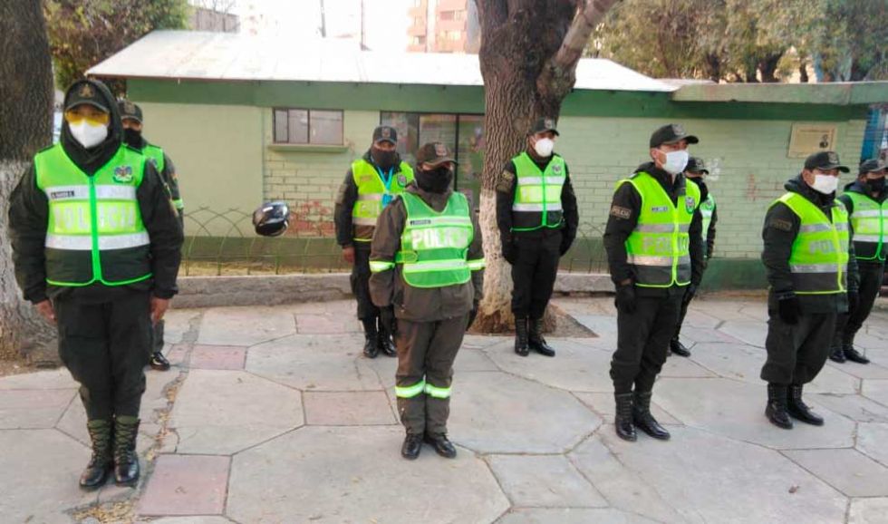 Policía acumula más de mil casos de COVID-19 y 98 fallecidos 