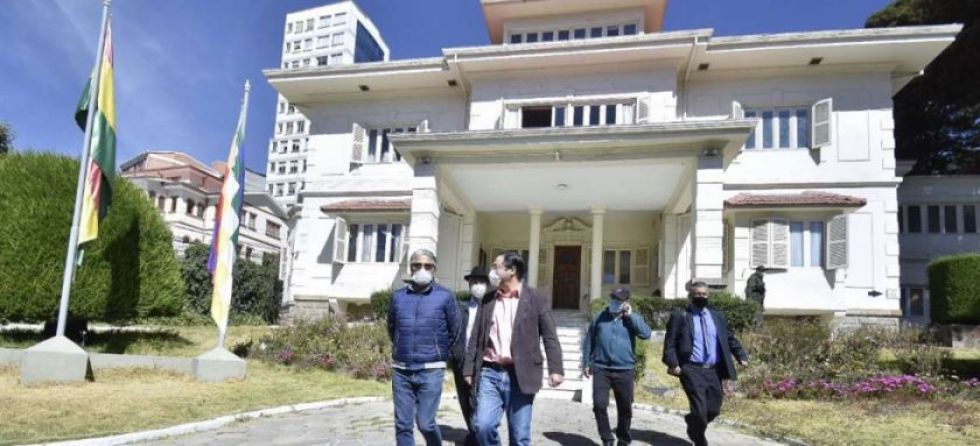El MAS interpone dos recursos ante el TCP para evitar perder su personería