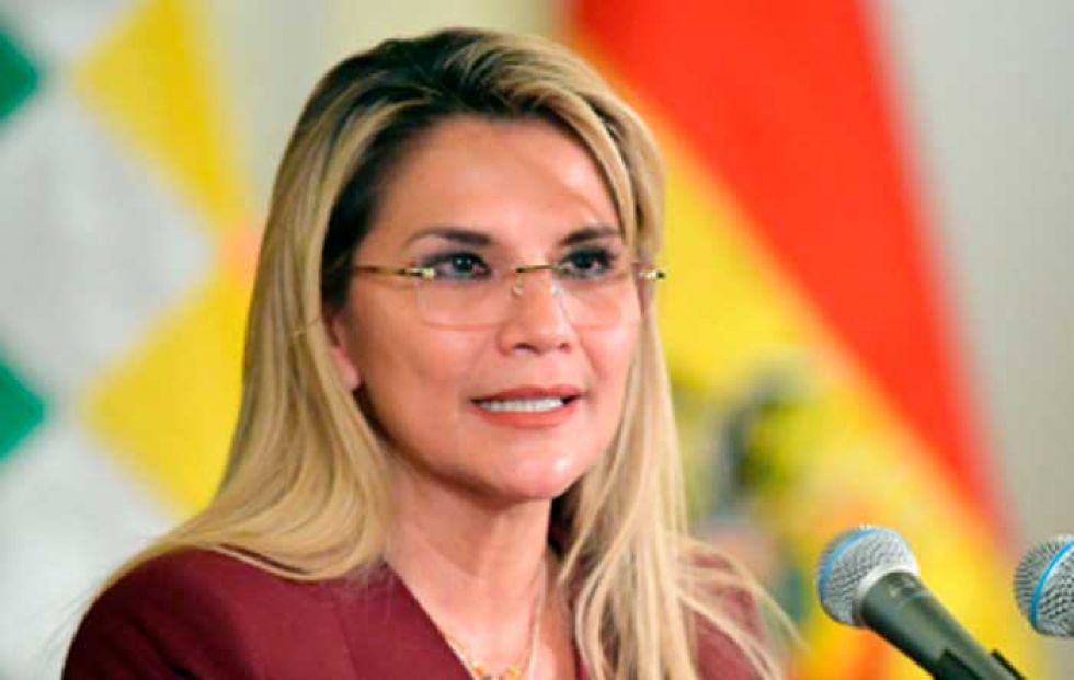 Añez afirma que cumplirá la fecha de elecciones que fijen el TSE y la Asamblea