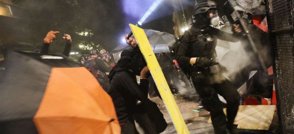 Los disturbios de Portland reflejan su historia de izquierdismo y racismo