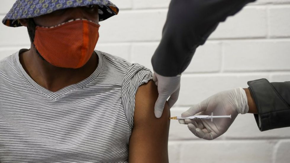 Los efectos secundarios de vacunas contra el coronavirus y por qué no habrá que preocuparse