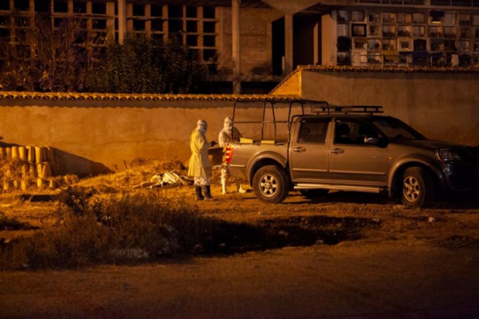 Enterraron a 46 cadáveres para descongestionar morgues de Sucre