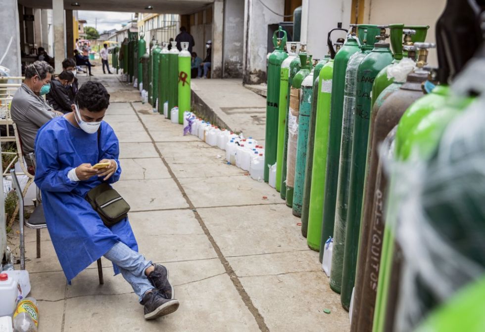 Perú reporta 221 decesos y más de 7.700 contagios diarios por coronavirus